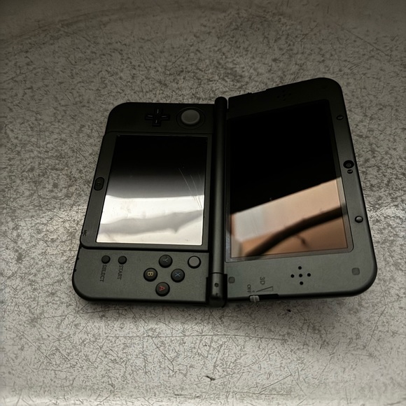 Nintendo 3DS XL *New* 2017 35GB
Pre-Loaded Pre-Installed (Luma3DS/HShop) - Picture 6 of 9